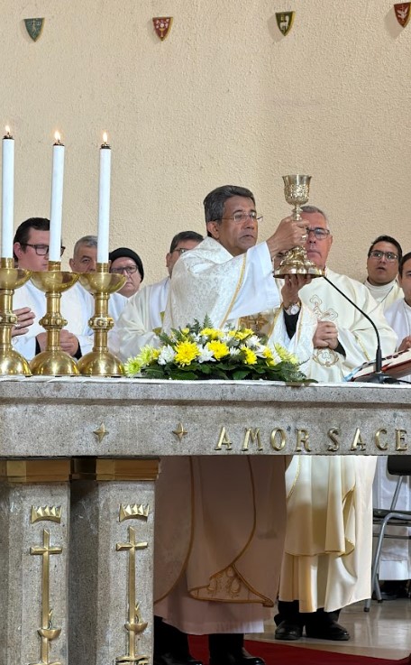 Nuestra comunidad educativa participa en Santa Misa junto al Nuncio ...